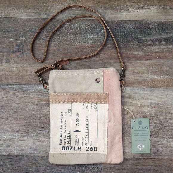 CLEA RAY Salt LAKE Passport Crosdbody Bag NWT - Picture 2 of 11